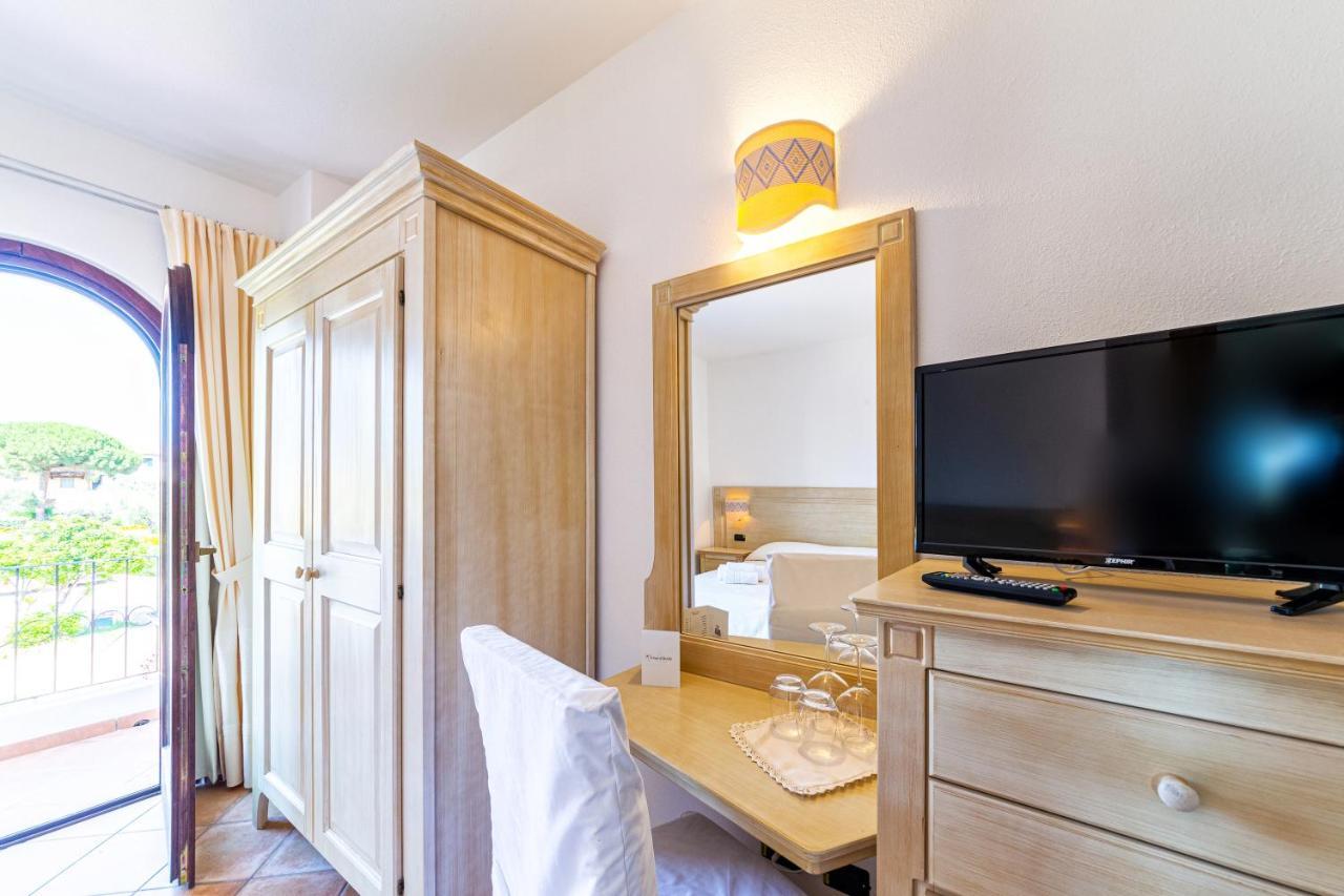 Hotel Il Faro Di Molara 4*